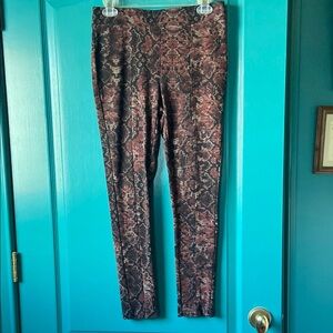JOAN VASS LEGGINGS SIZE MEDIUM /SNAKESKIN PRINT